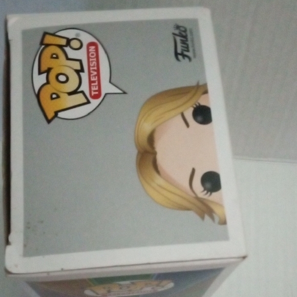 Funko Pop! Wheel of Fortune Figure in Silver Dress - Picture 5 of 8